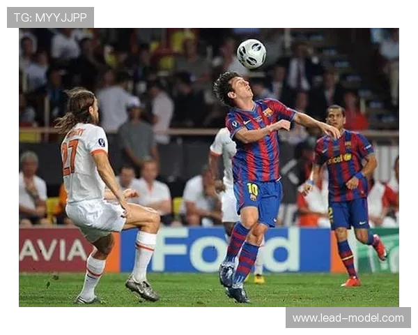 足球运动员如何训练头球技巧与争顶能力 足球运动员如何训练头球技巧与争顶能力