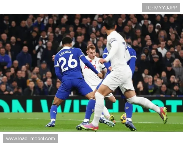 吉鲁与德布希：英超最热门球员的精彩对比与战绩回顾